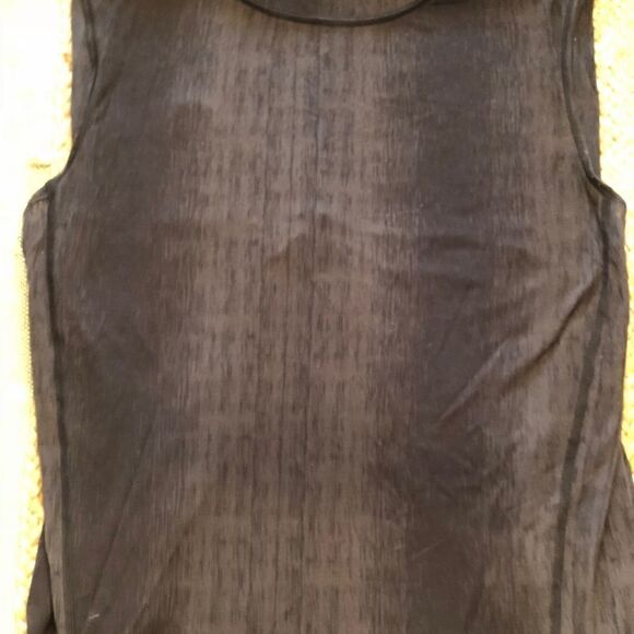 EUC Lululemon Salutation to Savasana Tank - Picture 4 of 8